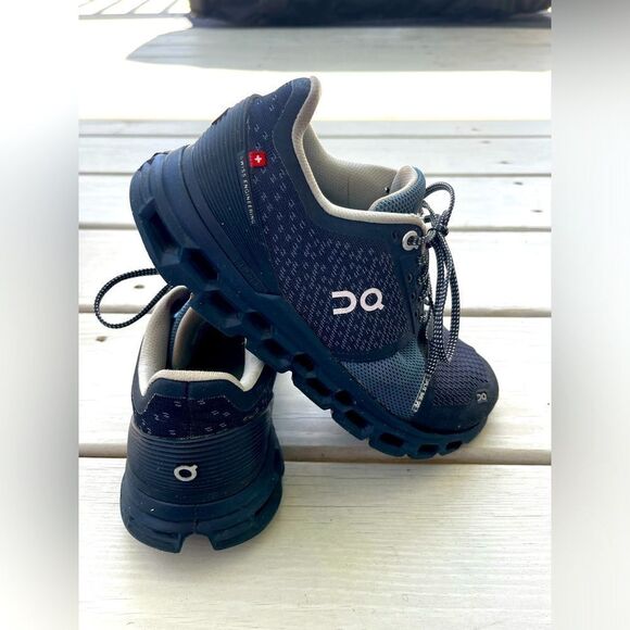 On Running  CLOUDSTRATUS Size W6 Navy Blue Athletic Shoes;GREAT CONDITION! - Picture 9 of 16